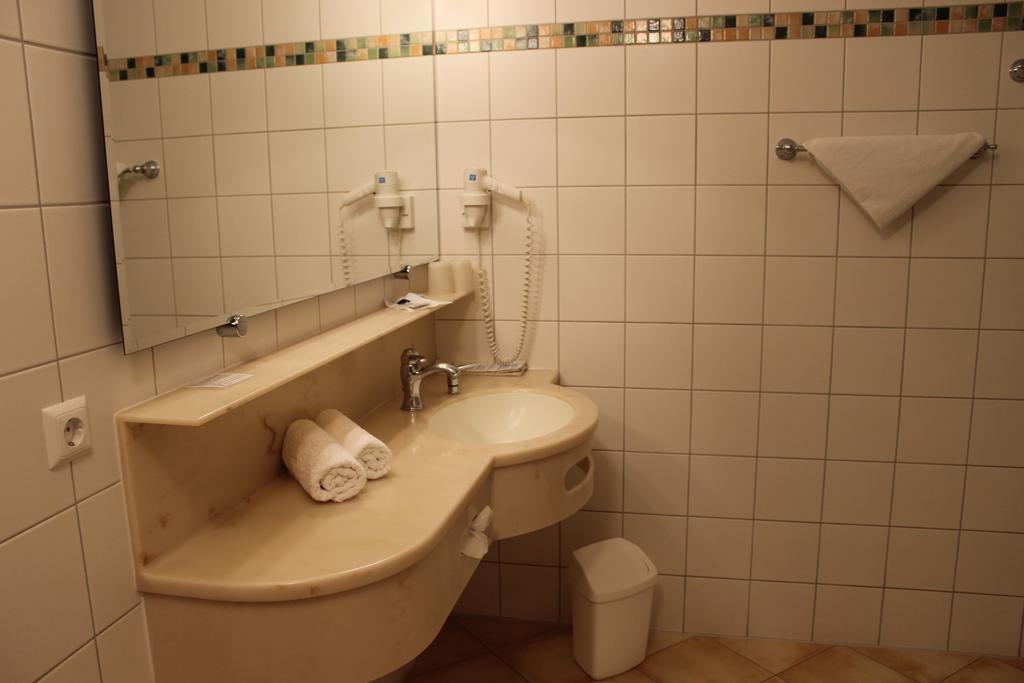 Genussgasthof & Hotel Beim Krutzler Heiligenbrunn Phòng bức ảnh