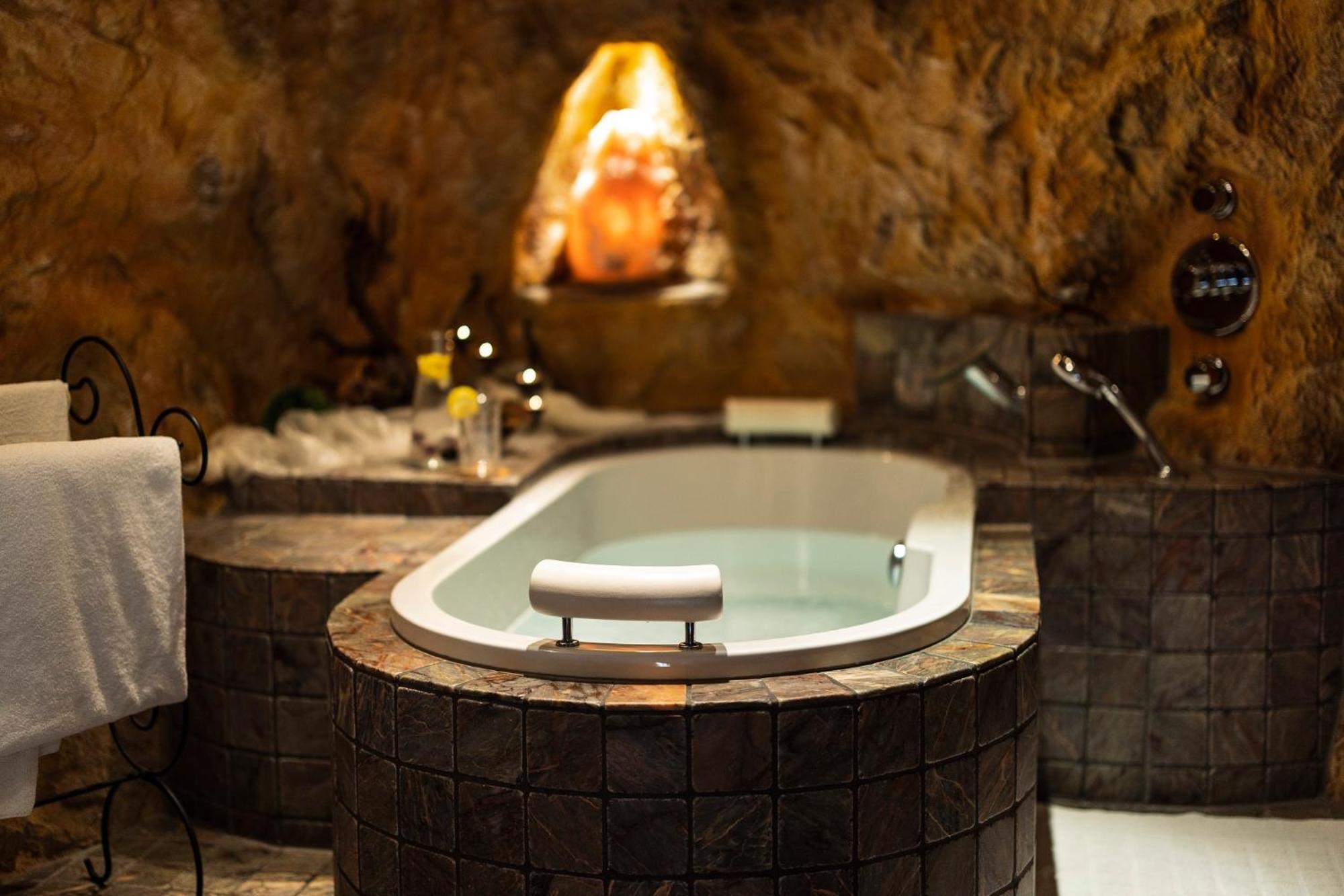 Genussgasthof & Hotel Beim Krutzler Heiligenbrunn Ngoại thất bức ảnh