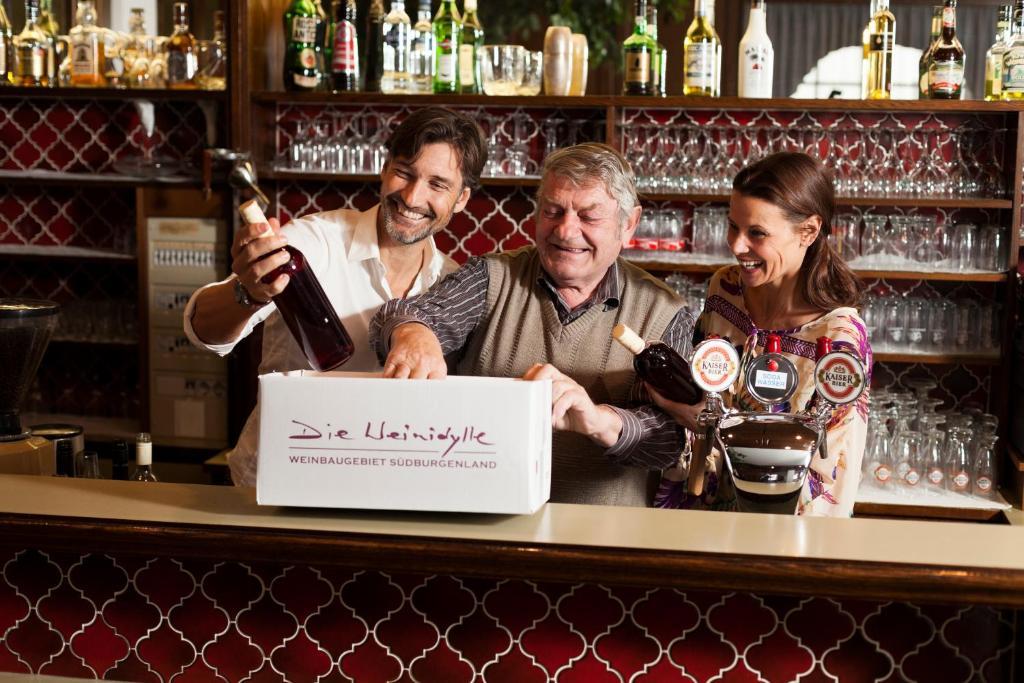 Genussgasthof & Hotel Beim Krutzler Heiligenbrunn Ngoại thất bức ảnh